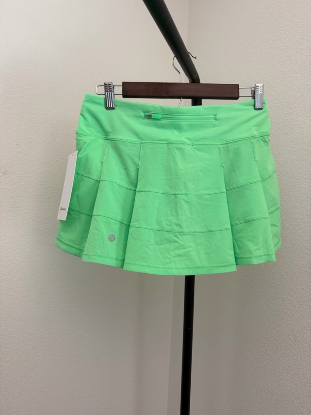lululemon athletica pistachio Green pace rival Skirt sz 6 mid rise - Picture 4 of 5